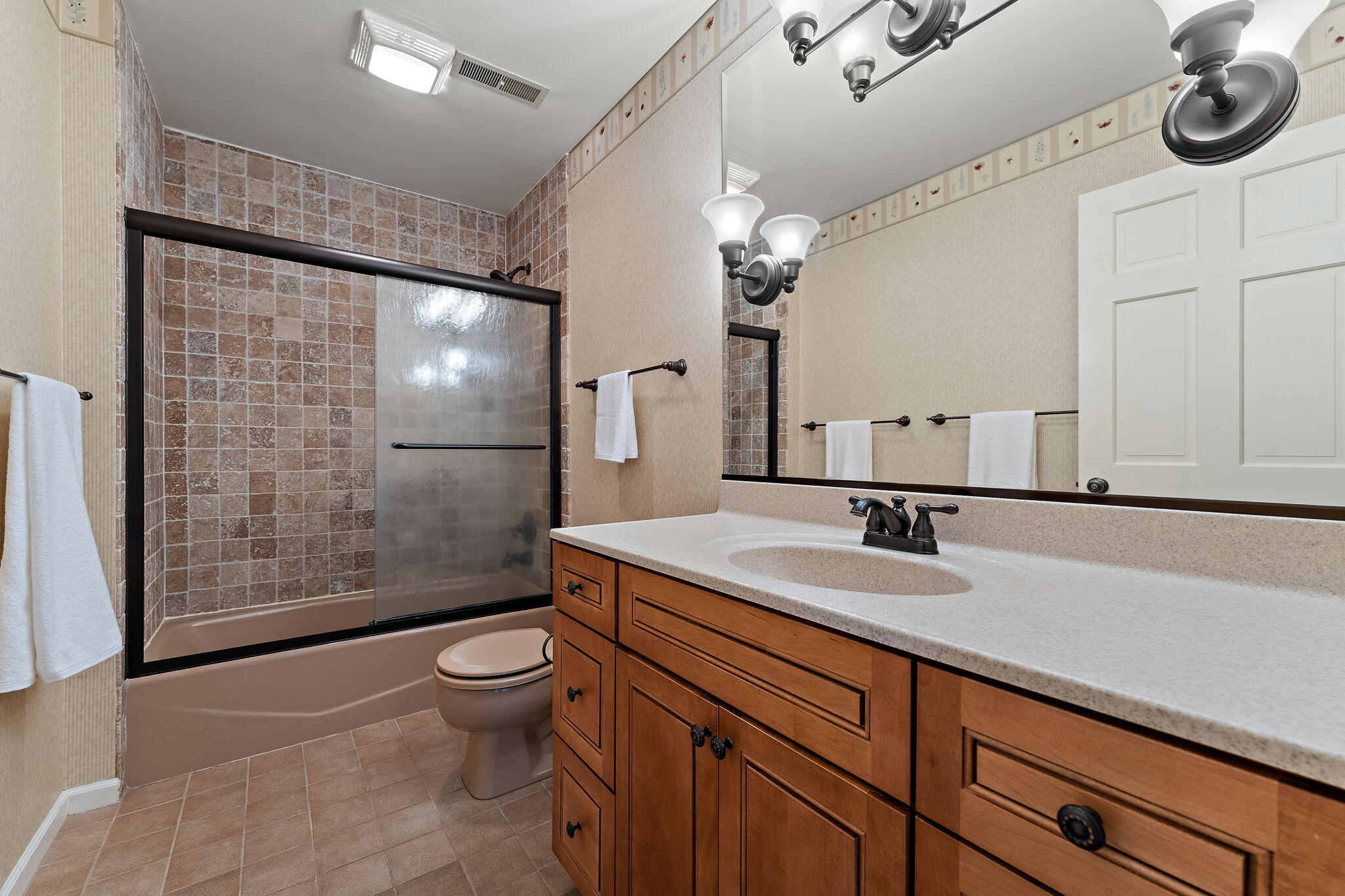 Valparaiso, Indiana 46385, United States, 4 Bedrooms Bedrooms, ,3 BathroomsBathrooms,Residential,Pending,171754