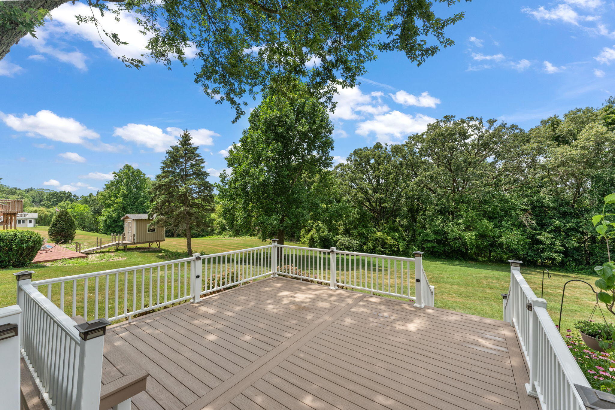 Valparaiso, Indiana 46385, United States, 4 Bedrooms Bedrooms, ,3 BathroomsBathrooms,Residential,Pending,171754