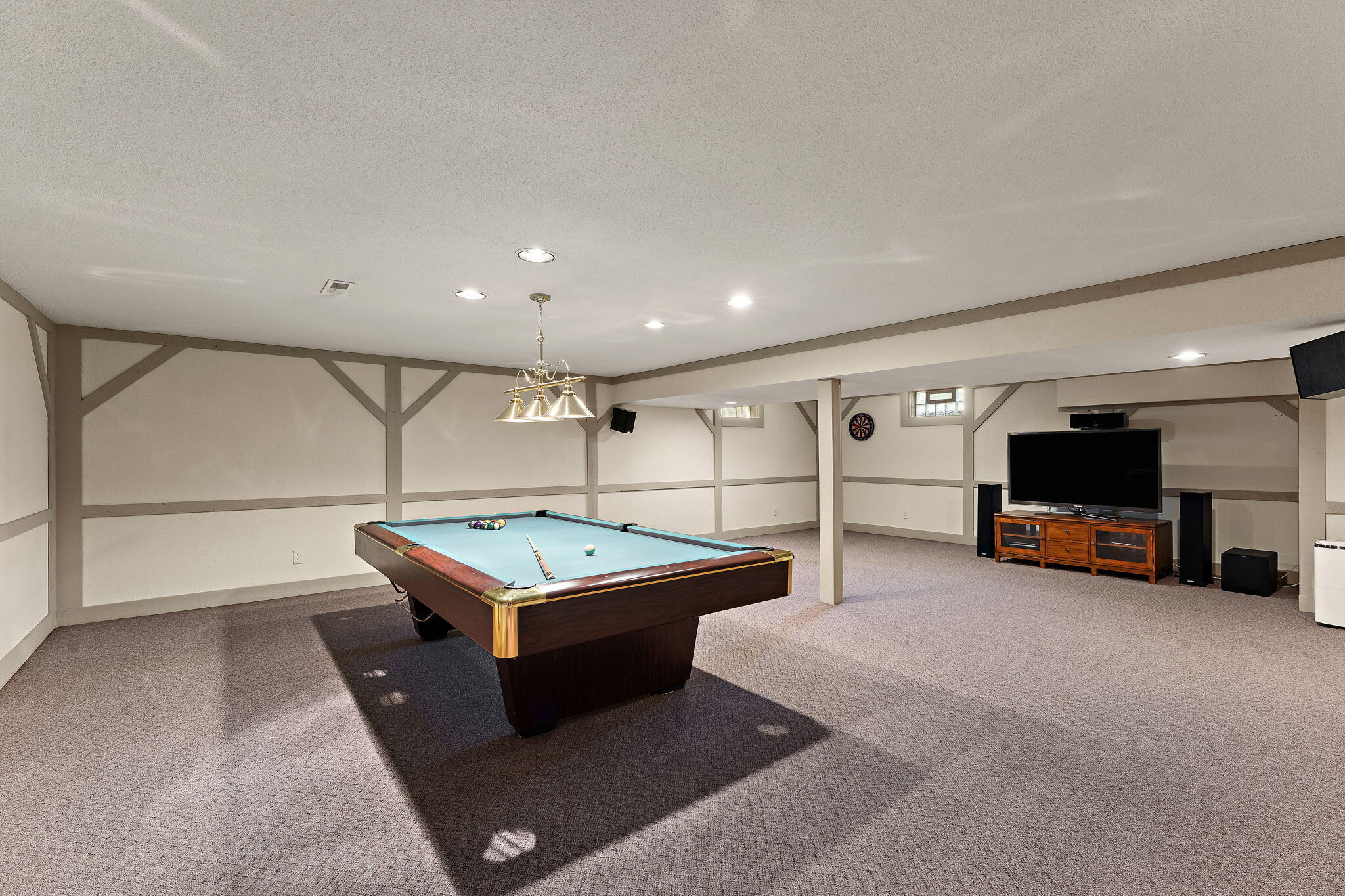 Valparaiso, Indiana 46385, United States, 4 Bedrooms Bedrooms, ,3 BathroomsBathrooms,Residential,Pending,171754