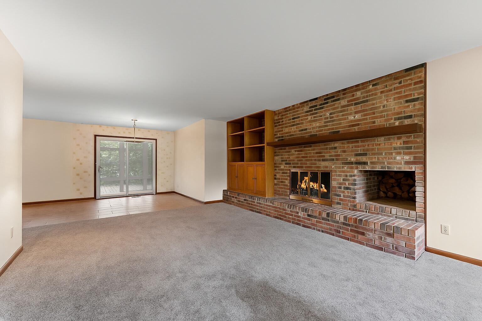 Valparaiso, Indiana 46385, United States, 4 Bedrooms Bedrooms, ,3 BathroomsBathrooms,Residential,Pending,171754