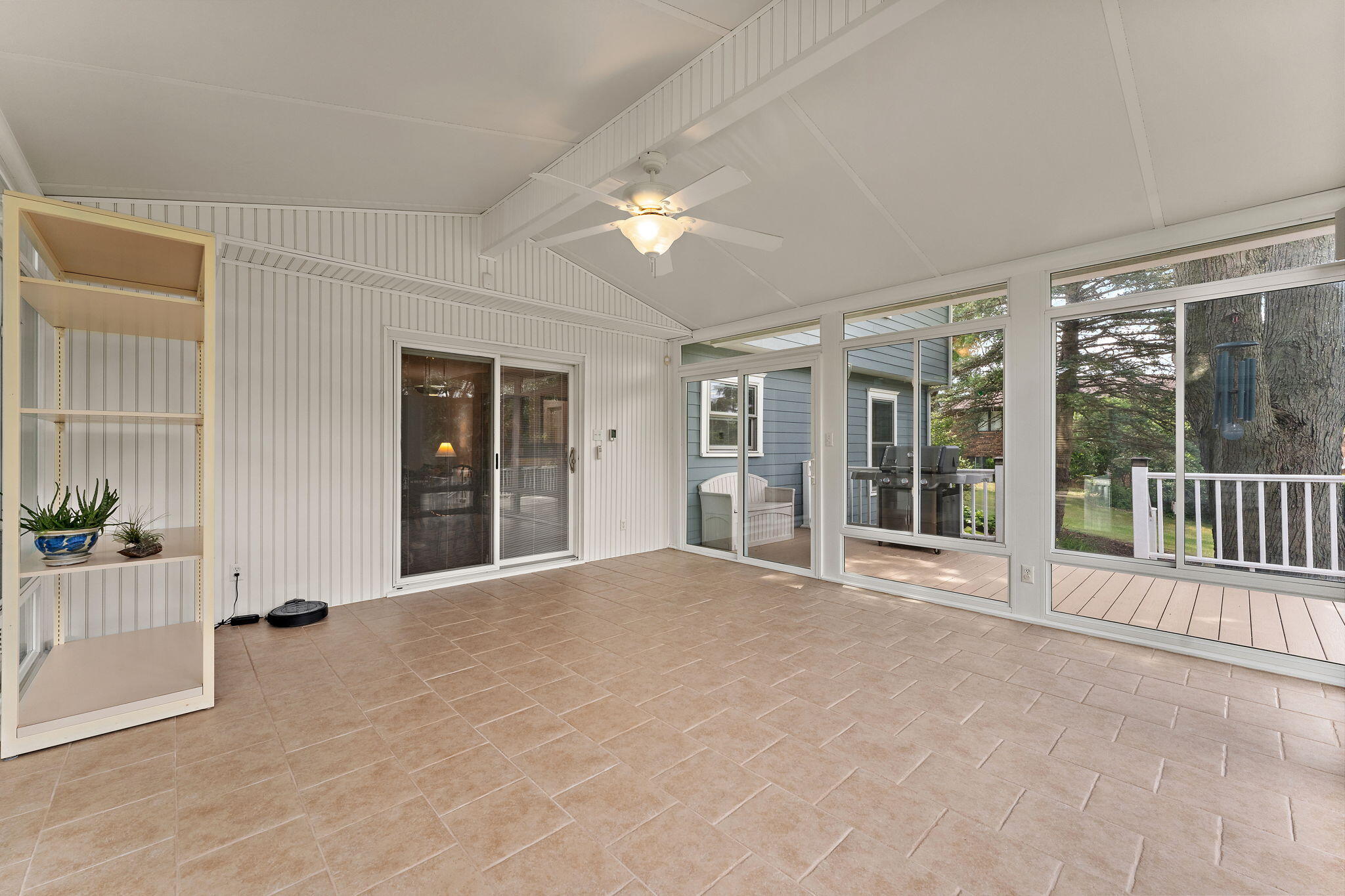 Valparaiso, Indiana 46385, United States, 4 Bedrooms Bedrooms, ,3 BathroomsBathrooms,Residential,Pending,171754