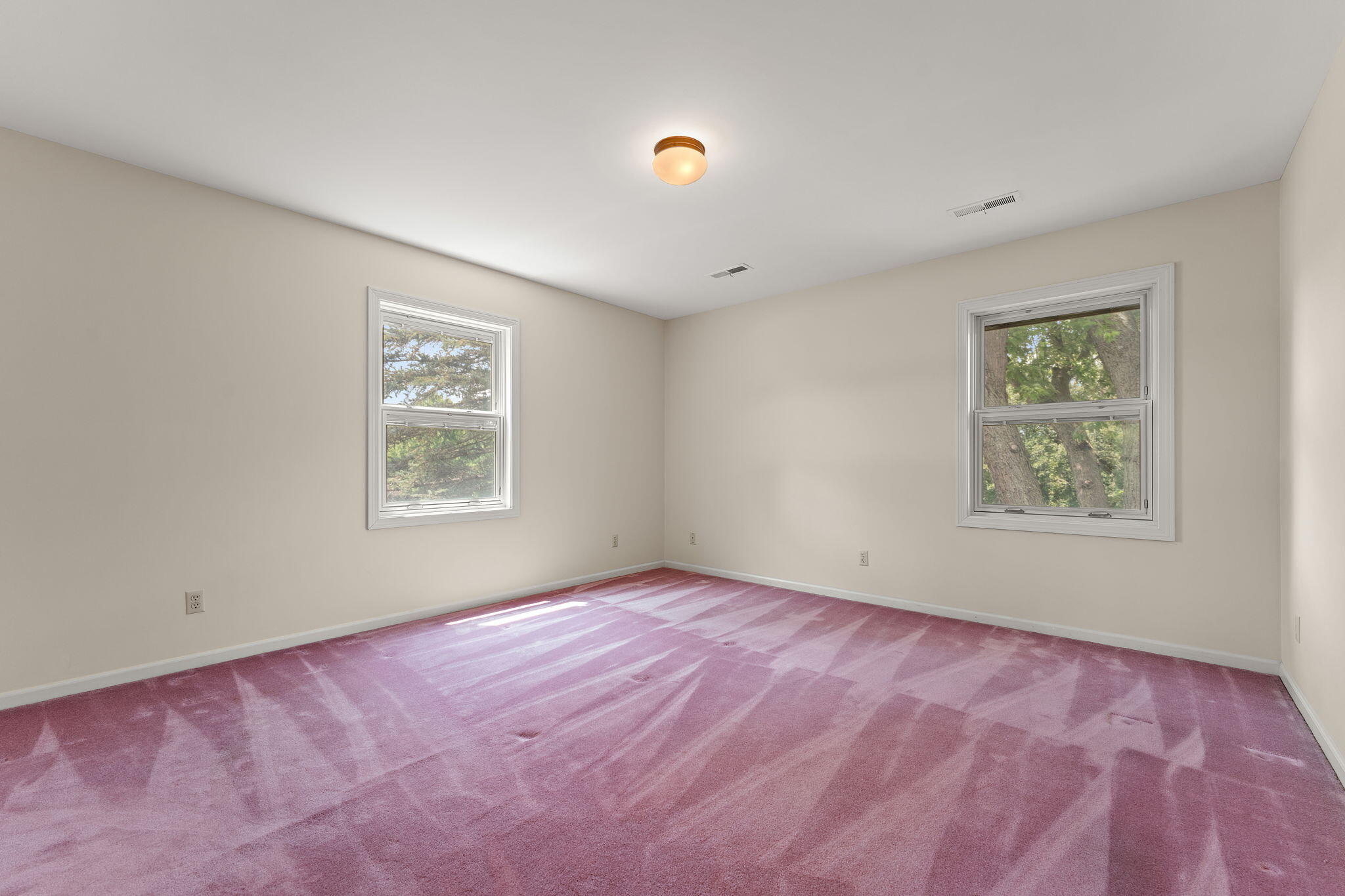 Valparaiso, Indiana 46385, United States, 4 Bedrooms Bedrooms, ,3 BathroomsBathrooms,Residential,Pending,171754