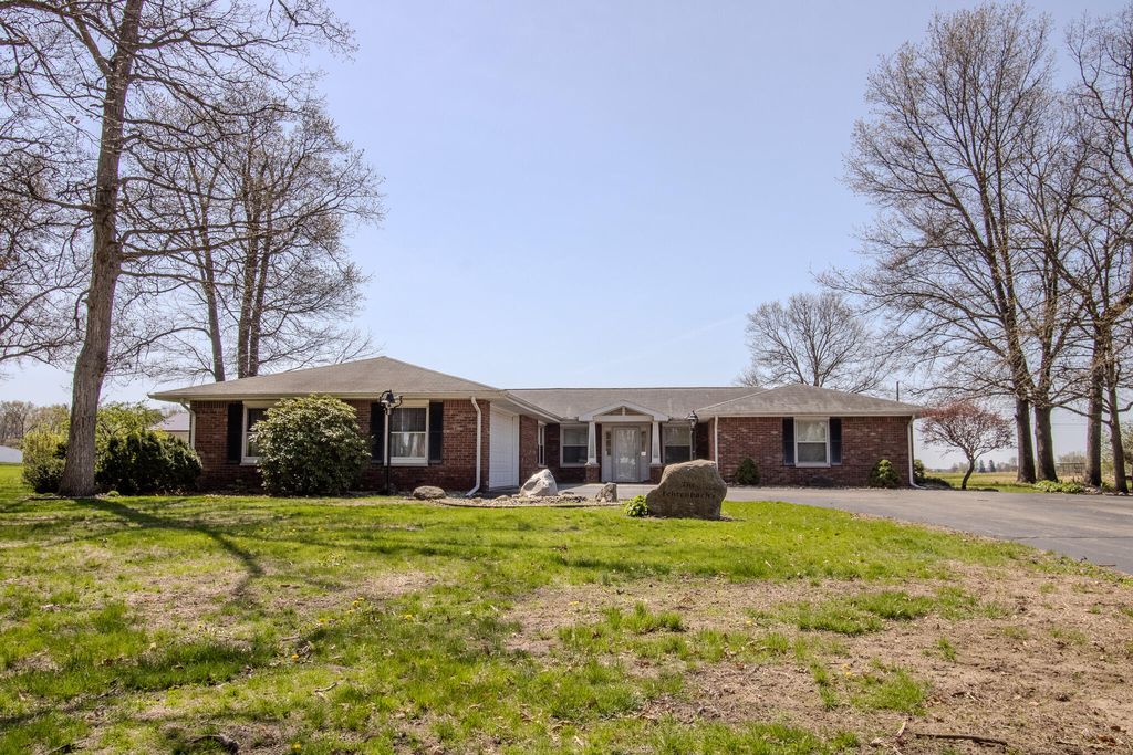 Photo of 1727 W West Win Road S, Winamac, IN 46996 (MLS # 831165)