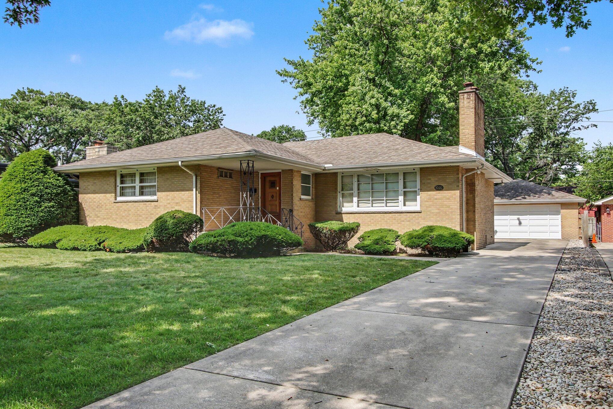 Photo 1 of 29 — 8510 Crestwood Avenue, Munster, IN 46321