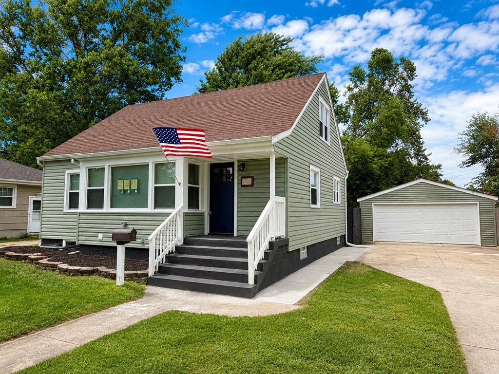 Photo of 3931 Clough Avenue, Highland, IN 46322 (MLS # 844545)