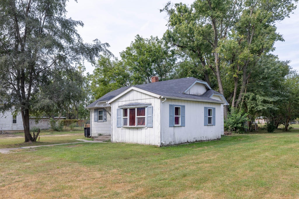 Photo of 412 N Lincoln Street, Morocco, IN 47963 (MLS # 845783)