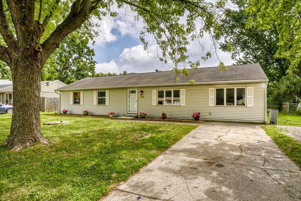 Photo of 9713 N 490 E, DeMotte, IN 46310 (MLS # 842177)