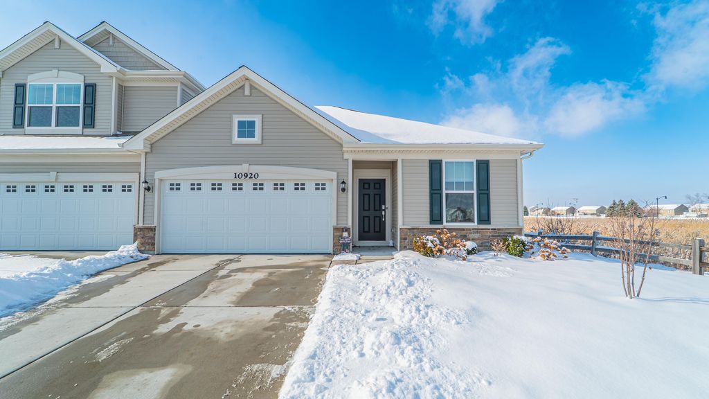 Photo of 10920 Missouri Place, Crown Point, IN 46307 (MLS # 832019)