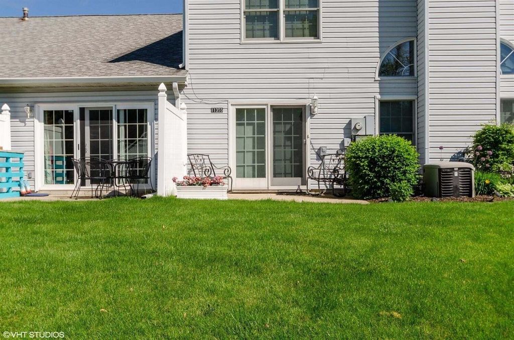 Photo of 11355 Ventura Drive, Saint John, IN 46373 (MLS # 832474)