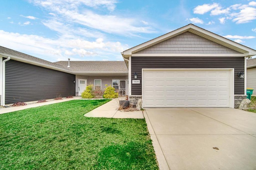 Photo of 7808 Wright Street, Merrillville, IN 46410 (MLS # 837197)