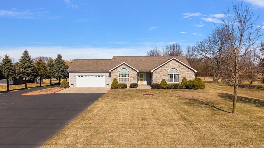 Photo of 9930 W 1100 N, DeMotte, IN 46310 (MLS # 834686)