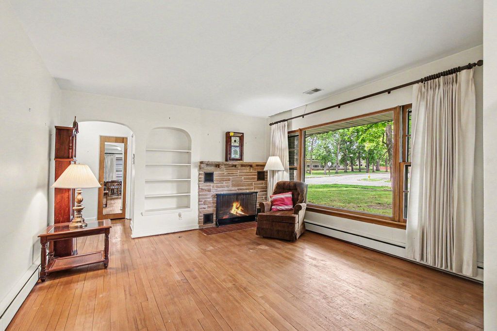 Photo of 1702 Napoleon Street, Valparaiso, IN 46383 (MLS # 839659)