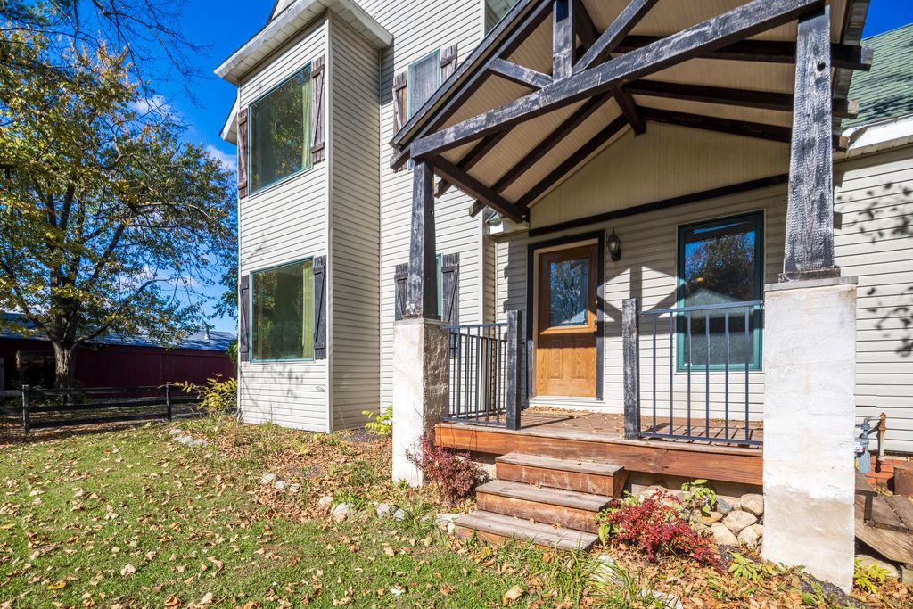 Photo of 17 E 900 N, Chesterton, IN 46304 (MLS # 830238)