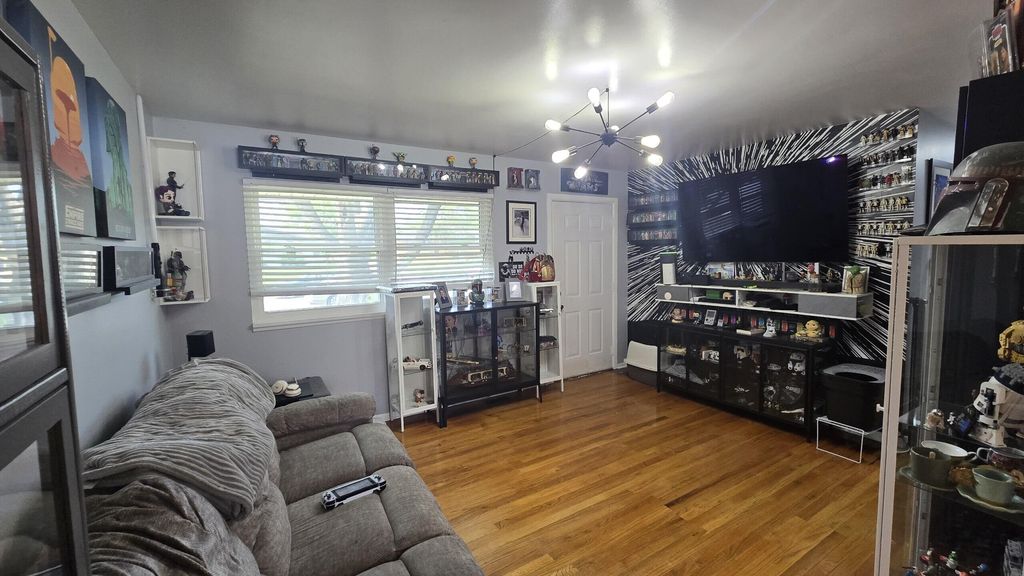Photo of 501 N Bend Road, Beech Grove, IN 46107 (MLS # 838250)