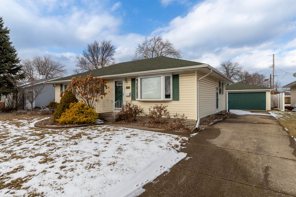 Photo of 3543 44th Street, Highland, IN 46322 (MLS # 833198)
