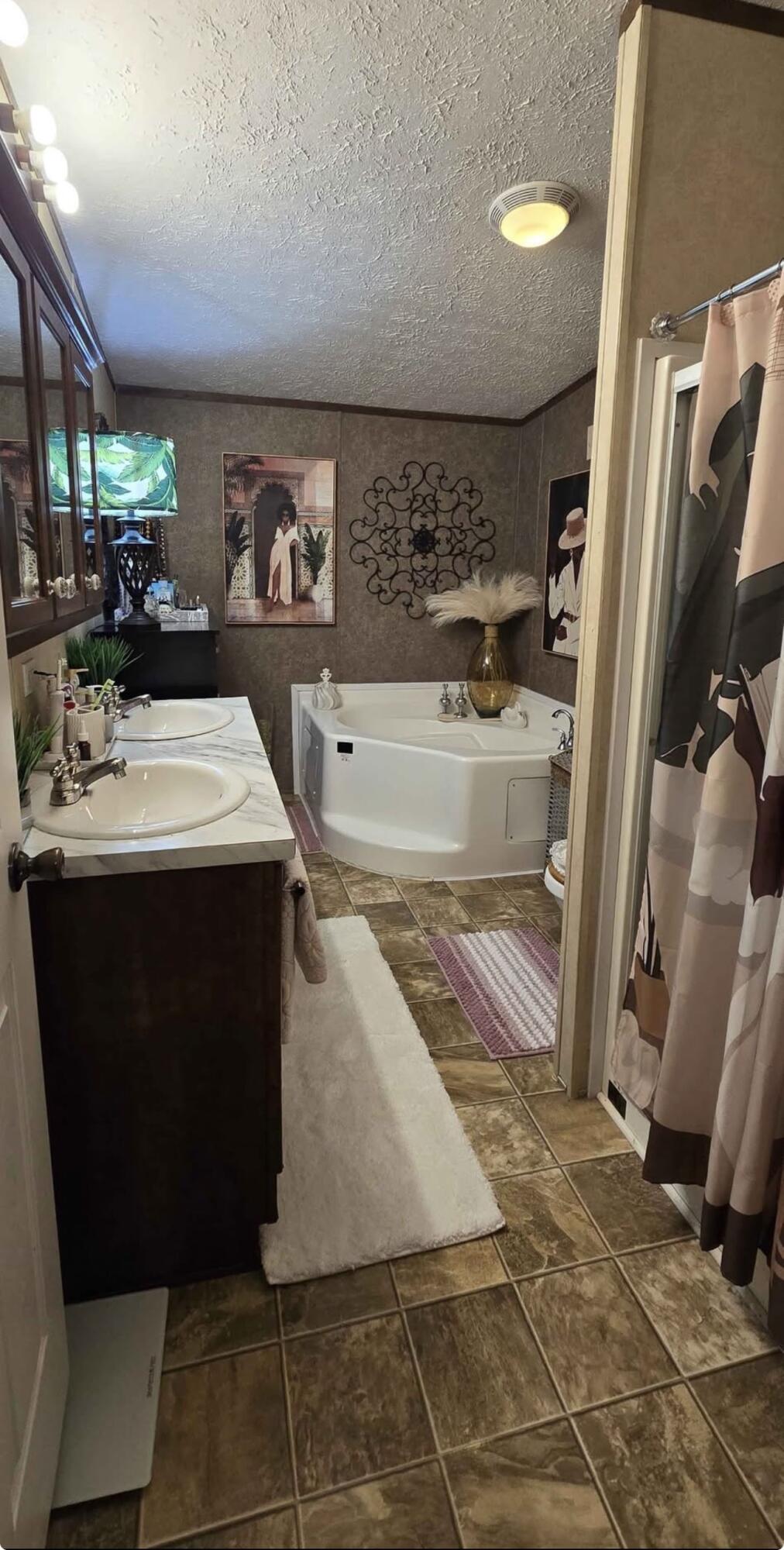 3601 Sheffield Avenue 125