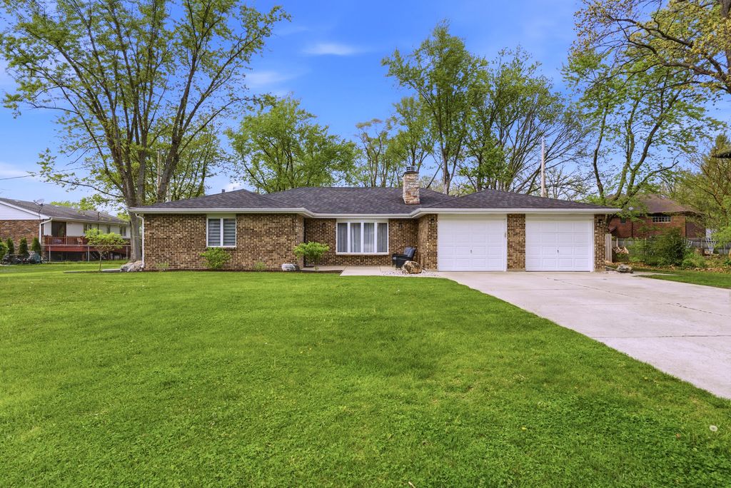 Photo of 815 Schilling Drive, Dyer, IN 46311 (MLS # 837927)