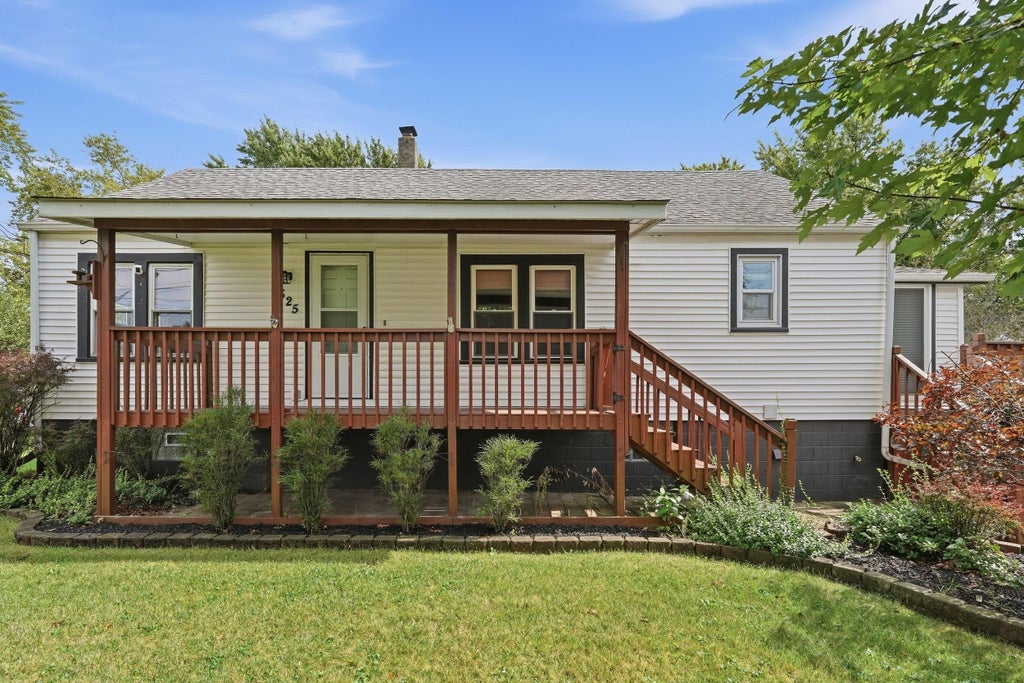 Photo of 2525 Colfax Street, Gary, IN 46406 (MLS # 845671)