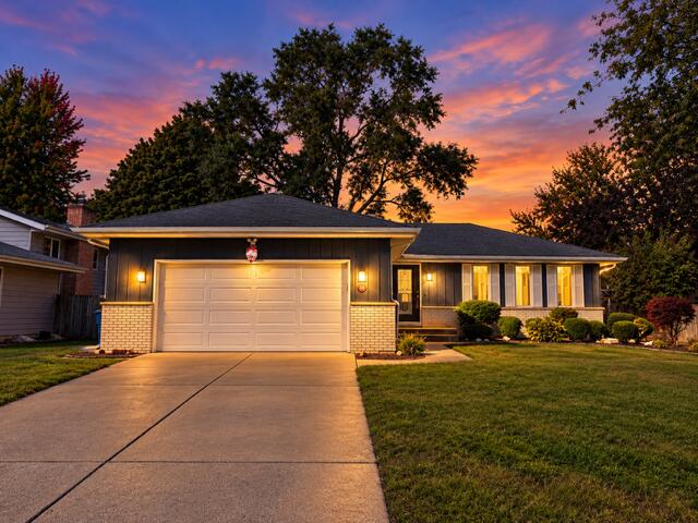Photo of 48 Briarwood Drive, Schererville, IN 46375 (MLS # 846557)
