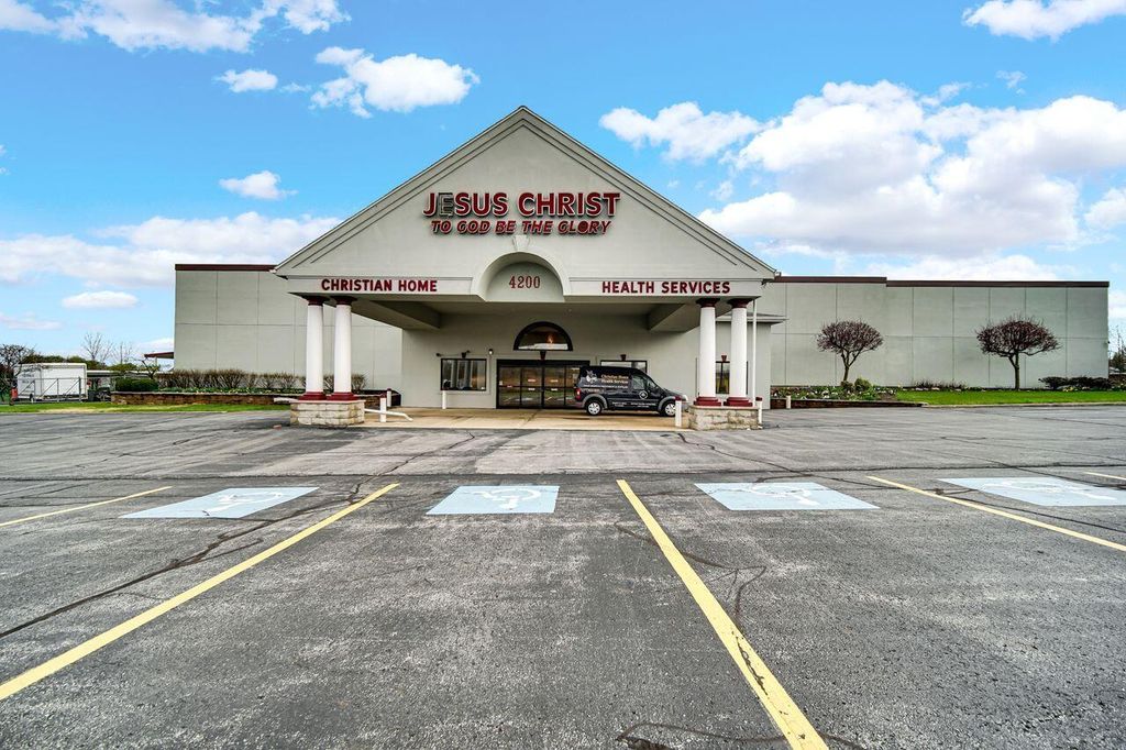 Photo of 4200 W Lincoln Highway, Merrillville, IN 46410 (MLS # 837005)