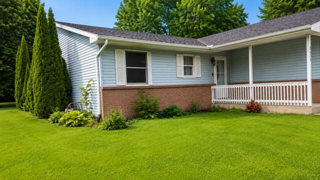 Photo of 3470 E 69th Avenue, Merrillville, IN 46410 (MLS # 842207)
