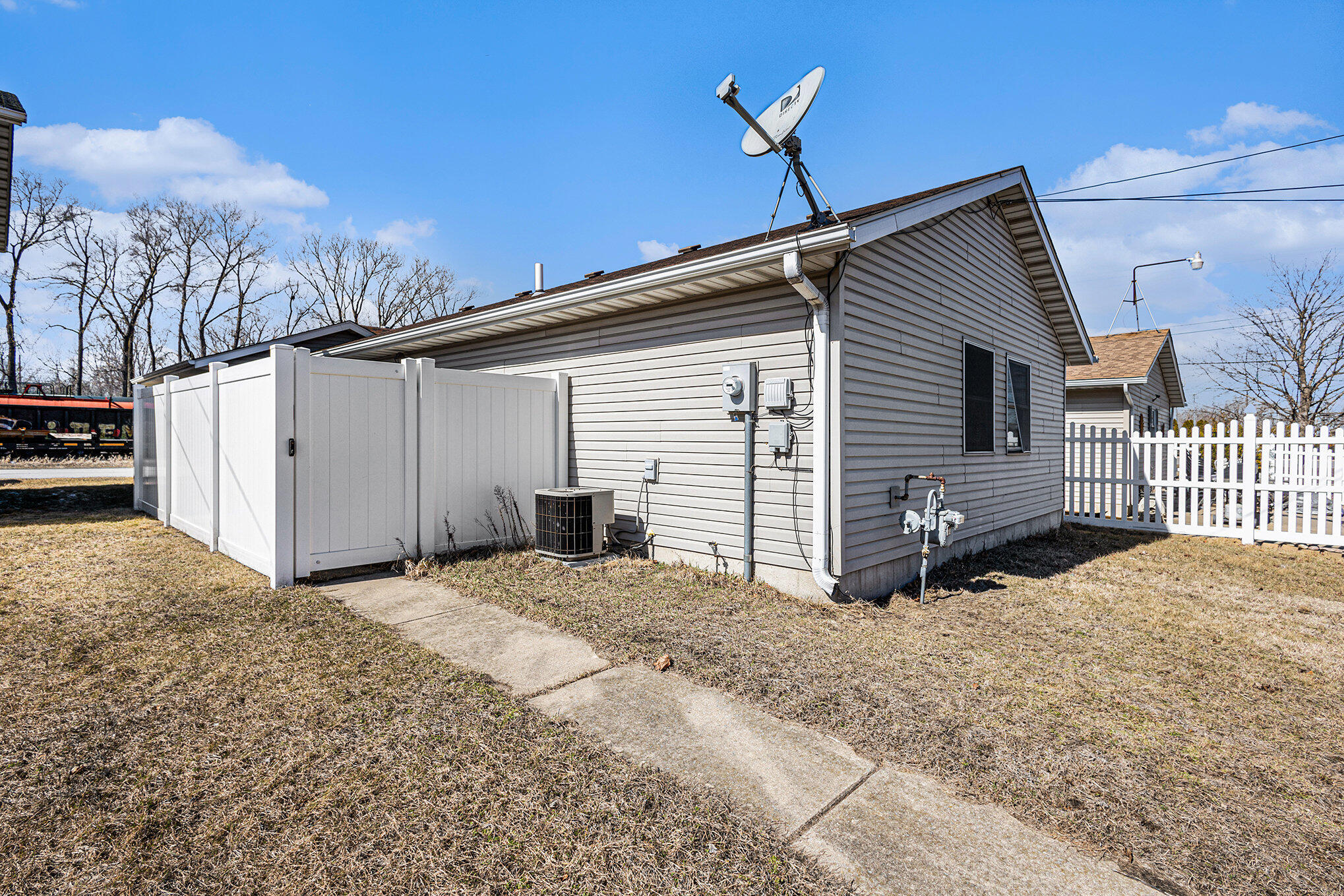 East Chicago, Indiana 46312, United States, 3 Bedrooms Bedrooms, ,2 BathroomsBathrooms,Residential,Active,84232