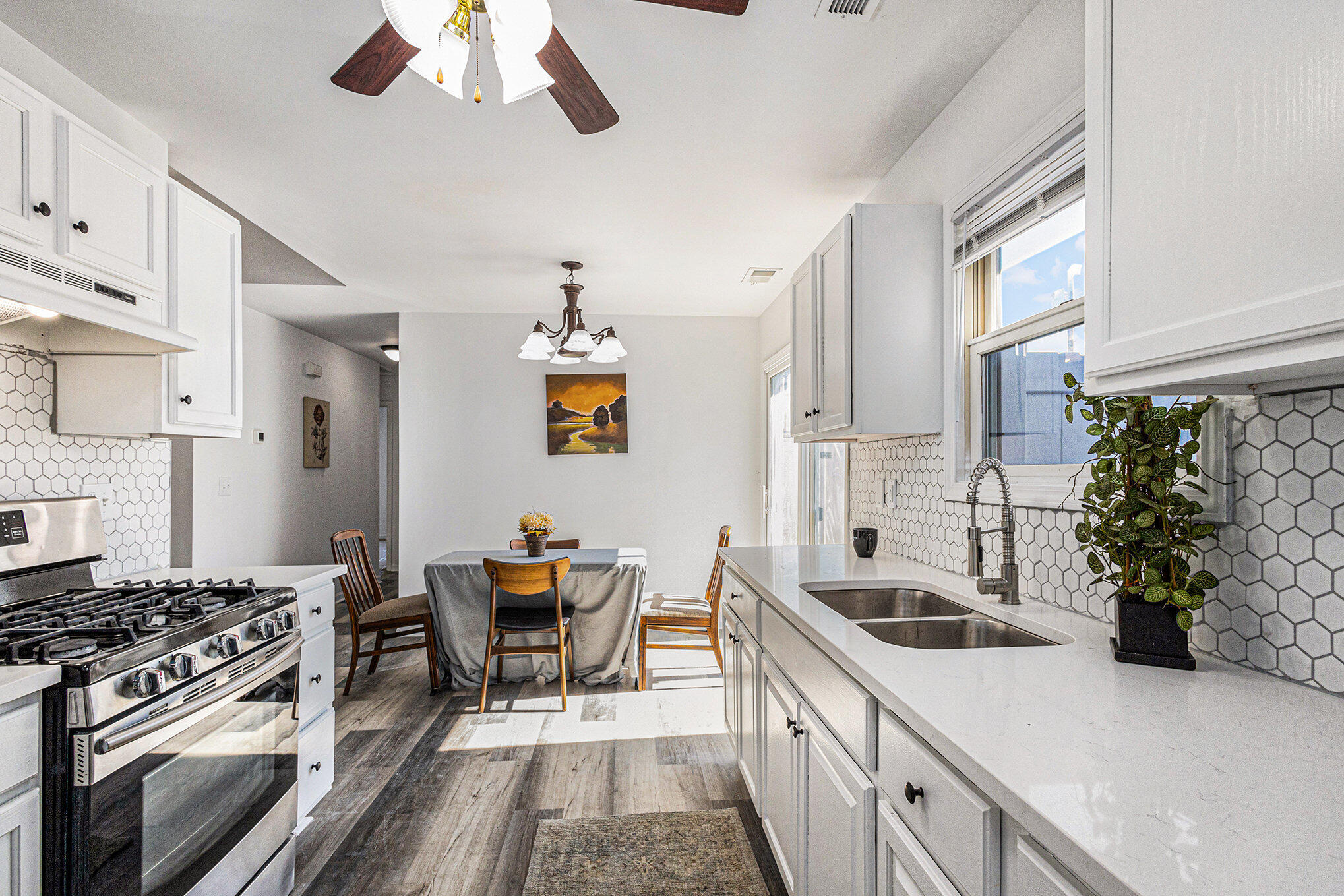 East Chicago, Indiana 46312, United States, 3 Bedrooms Bedrooms, ,2 BathroomsBathrooms,Residential,Active,84232