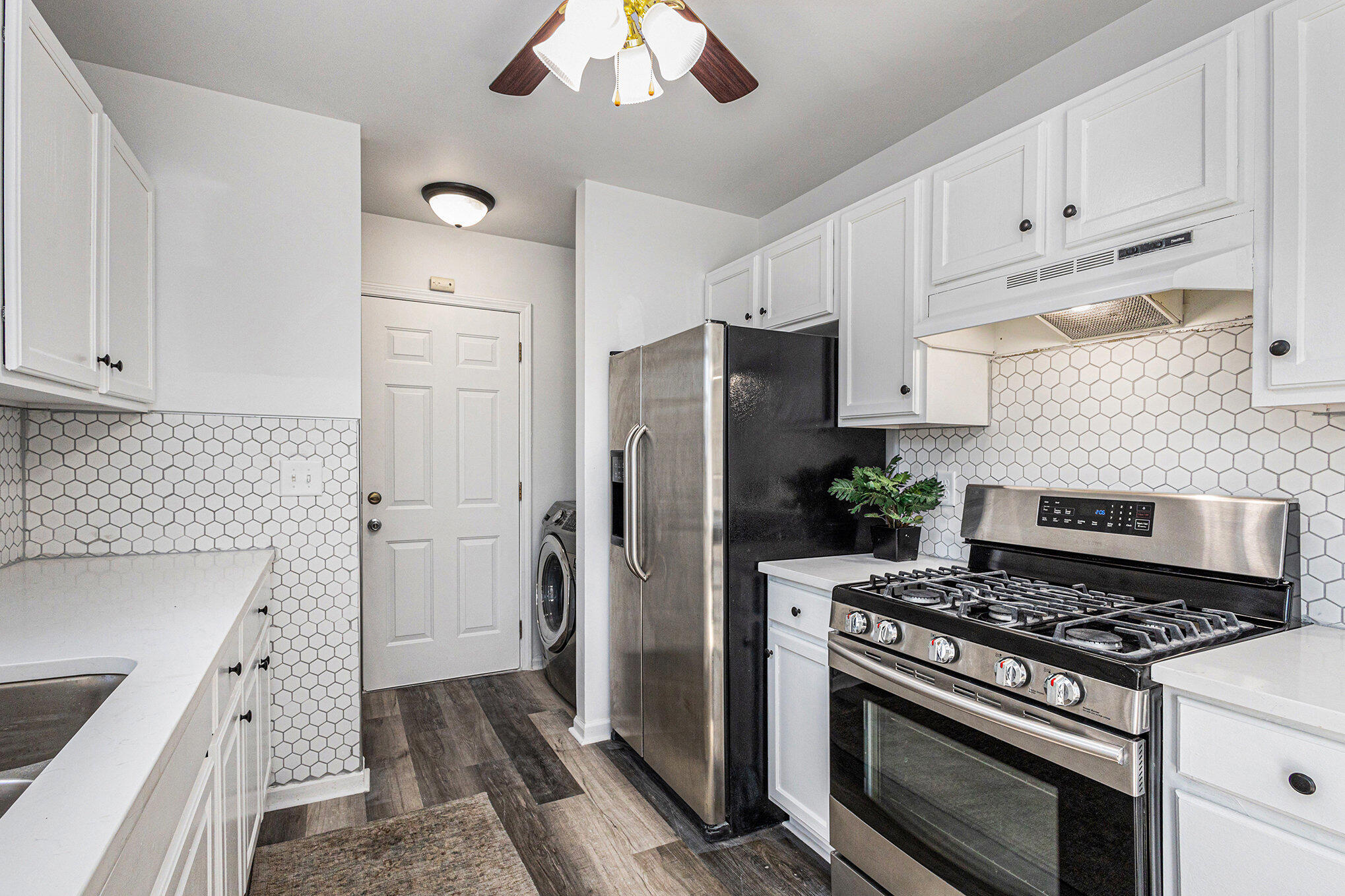 East Chicago, Indiana 46312, United States, 3 Bedrooms Bedrooms, ,2 BathroomsBathrooms,Residential,Active,84232