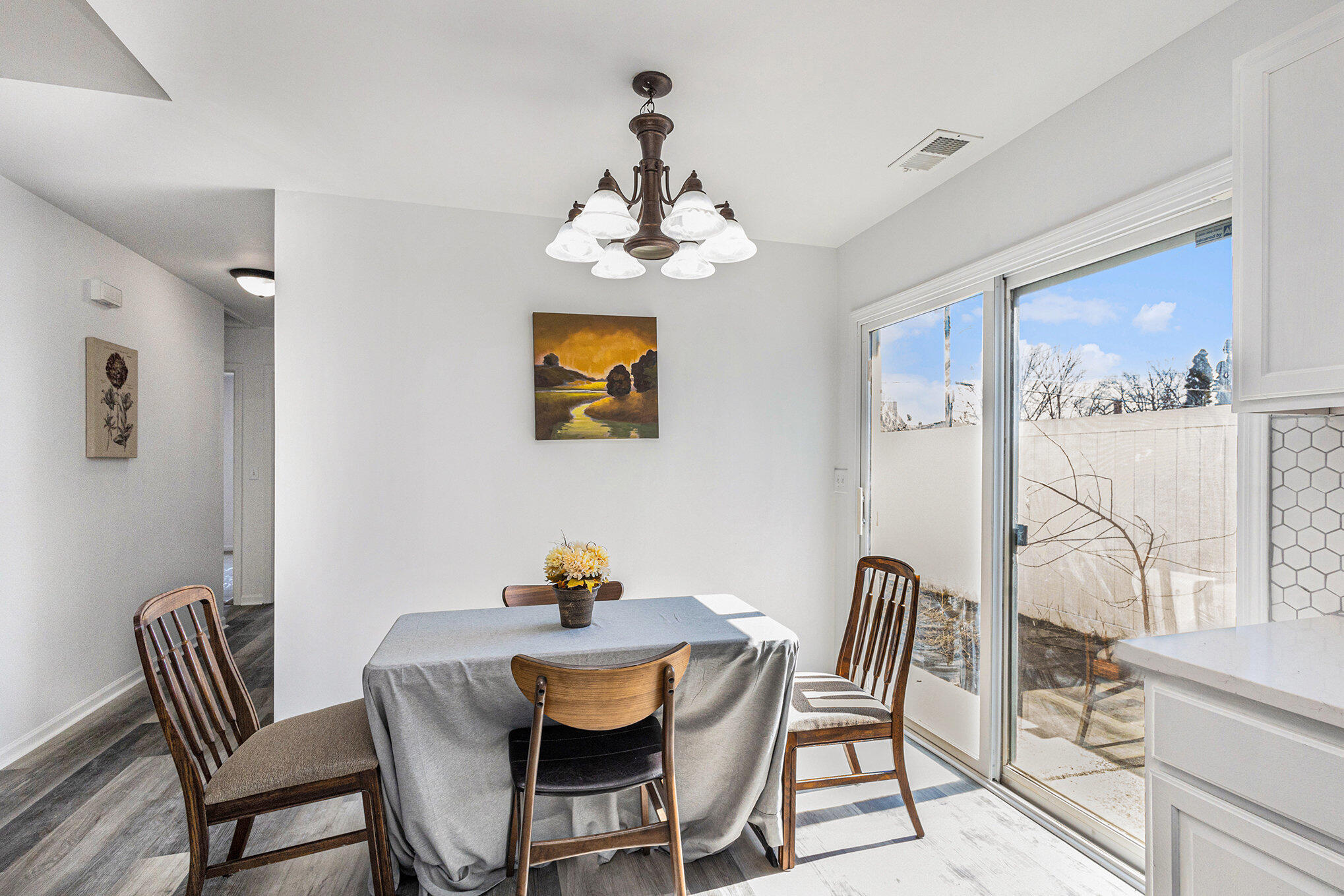 East Chicago, Indiana 46312, United States, 3 Bedrooms Bedrooms, ,2 BathroomsBathrooms,Residential,Active,84232