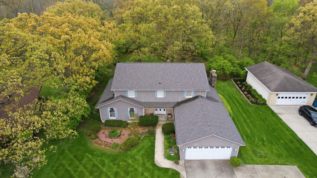 Photo of 1029 Greenview Drive, Crown Point, IN 46307 (MLS # 838321)