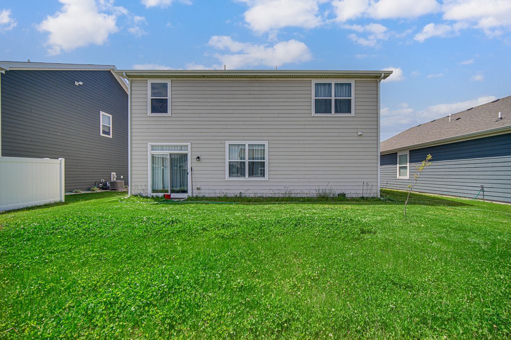 Photo of 10407 Whitney Place, Crown Point, IN 46307 (MLS # 839208)
