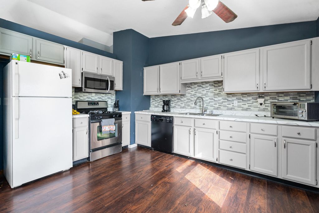 Photo of 4092 Westover Drive, Crown Point, IN 46307 (MLS # 831811)