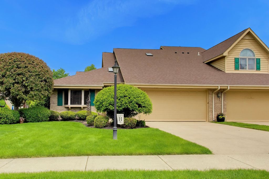 Photo of 506 Doral Drive, Schererville, IN 46375 (MLS # 838149)