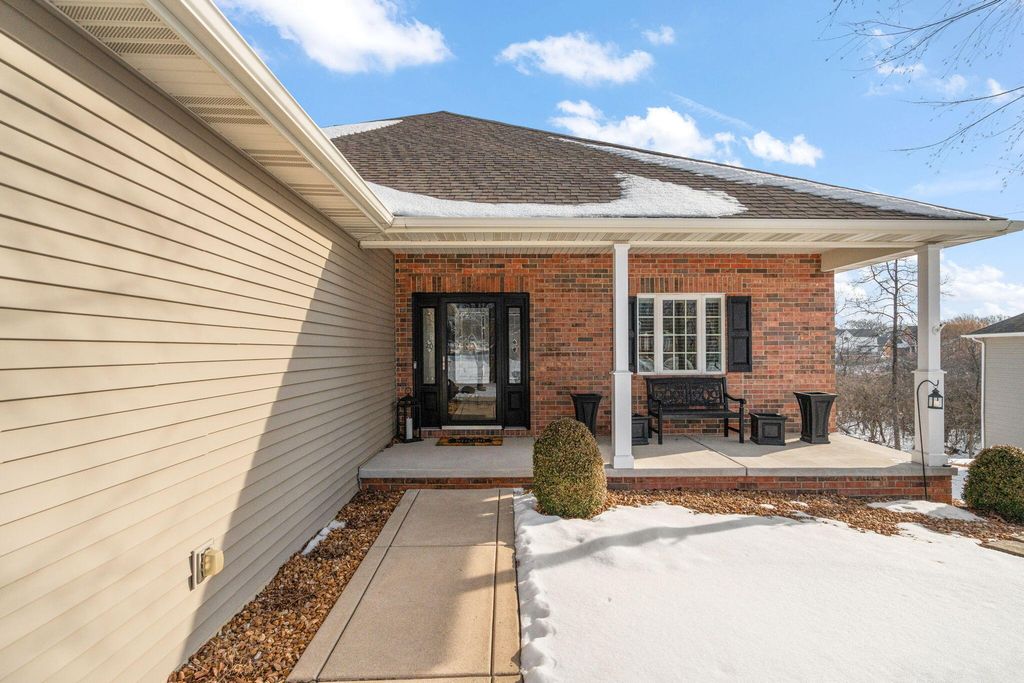 Photo of 1426 Rainy Brook Way, Crown Point, IN 46307 (MLS # 833840)