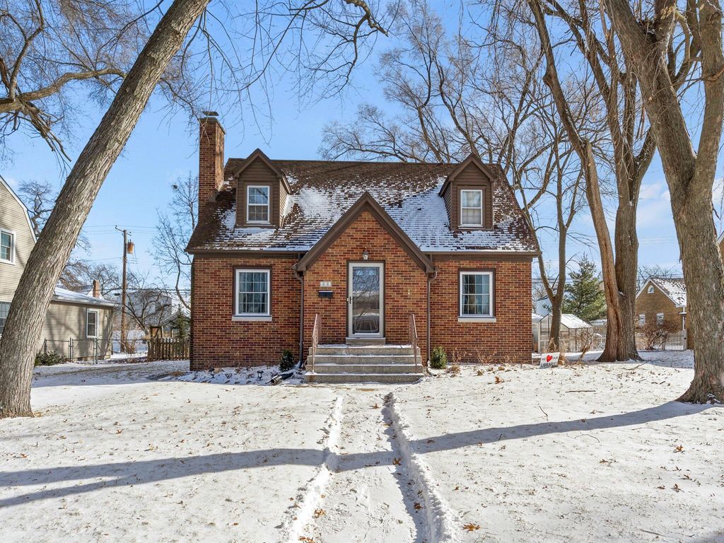 Photo of 411 N Lafayette Street, Griffith, IN 46319 (MLS # 833032)