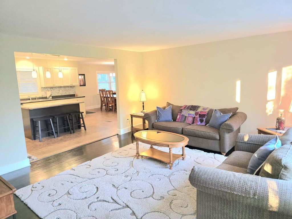 Photo of 151 NW Hills Drive, Valparaiso, IN 46385 (MLS # 829974)