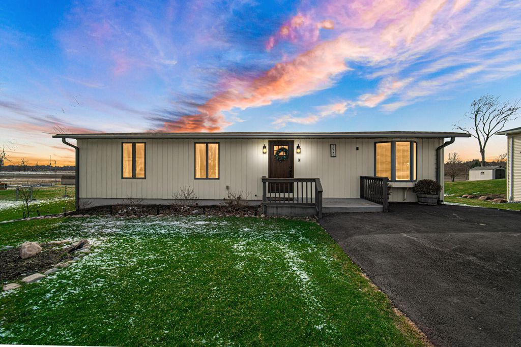 Photo of 10740 Forestdale Street, Saint John, IN 46373 (MLS # 835691)