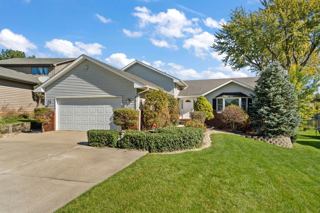 Photo of 4912 Sandy Beach Drive, Crown Point, IN 46307 (MLS # 847042)