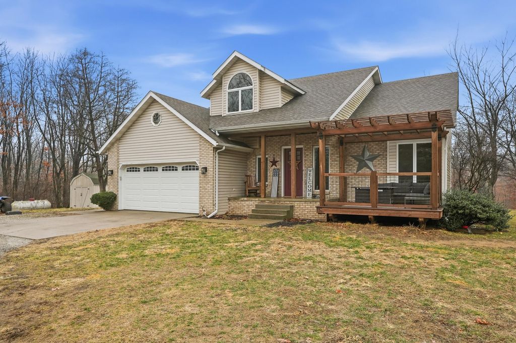 Photo of 9610 N 250 E, Wheatfield, IN 46392 (MLS # 835337)