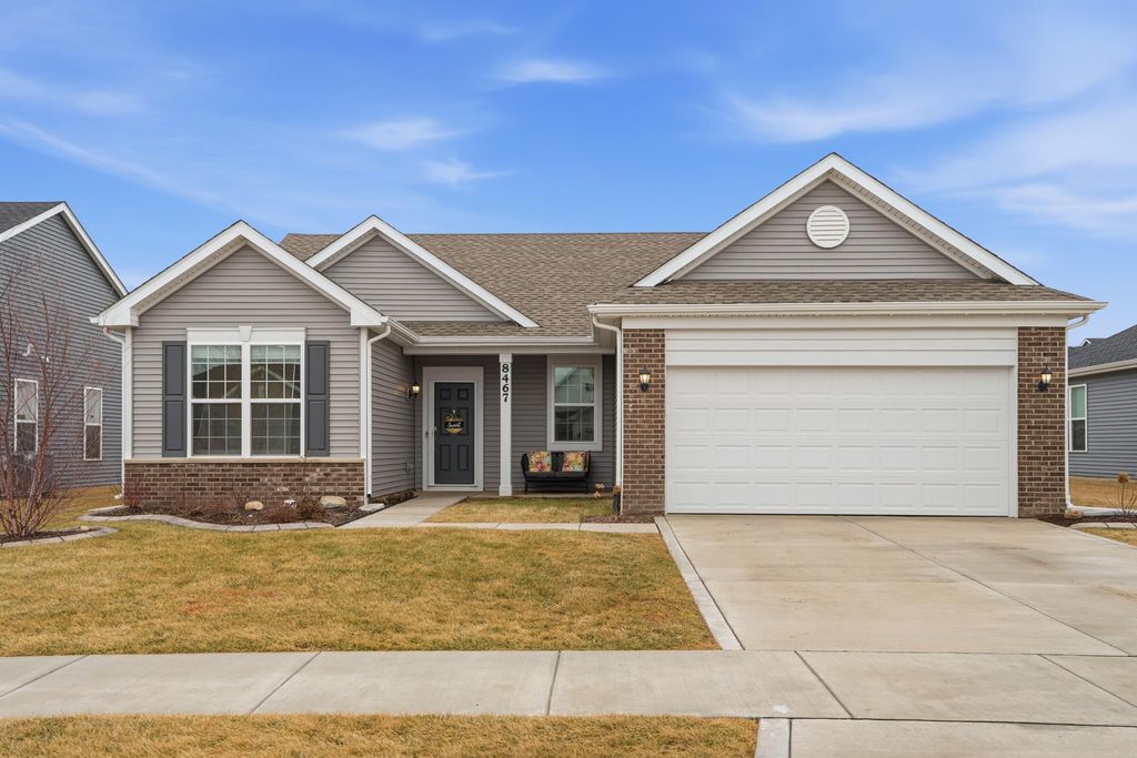 Photo of 8467 Graystone Drive, Lowell, IN 46356 (MLS # 835120)