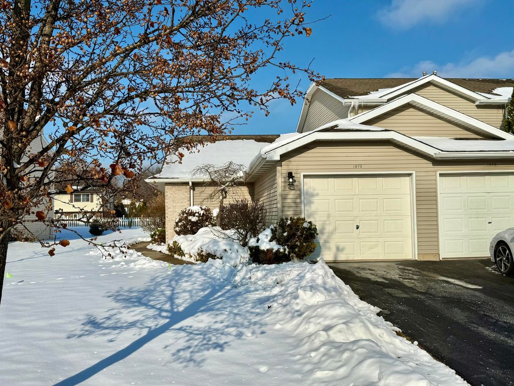 Photo of 1978 Laura Lane, Chesterton, IN 46304 (MLS # 831485)