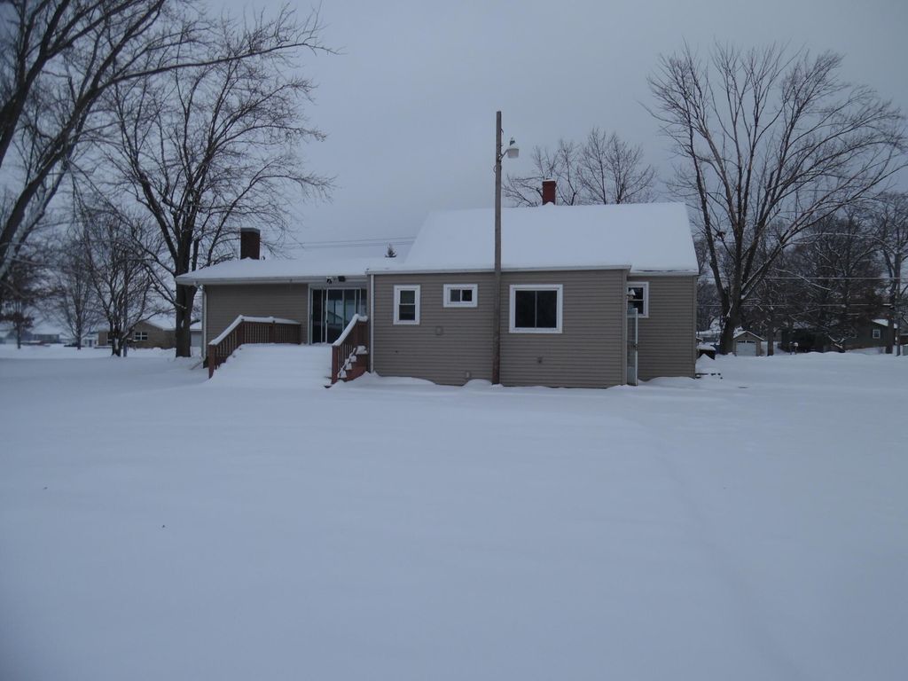 Photo of 813 W Division Street, DeMotte, IN 46310 (MLS # 831795)