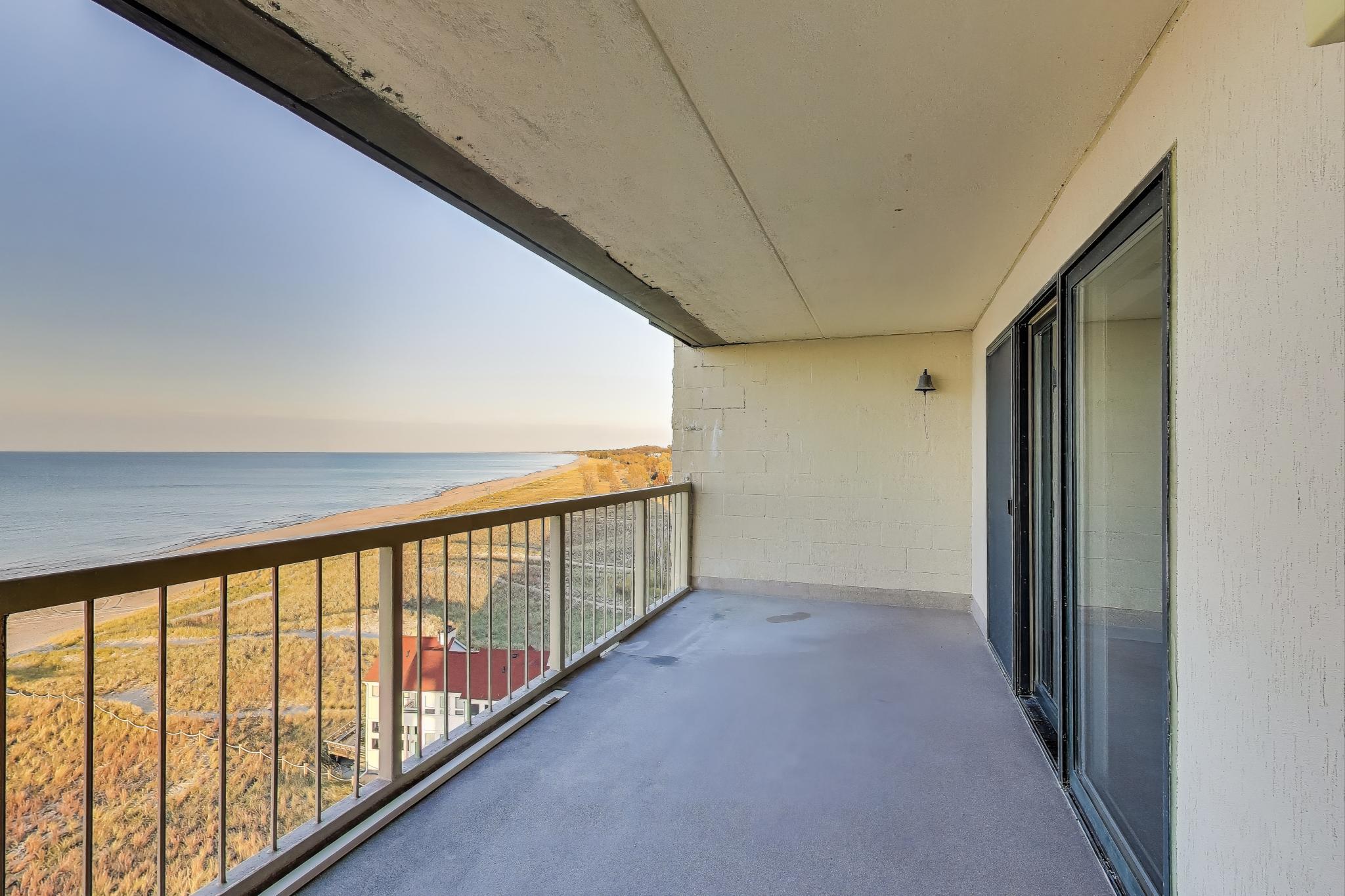 100 Lake Shore Drive 806