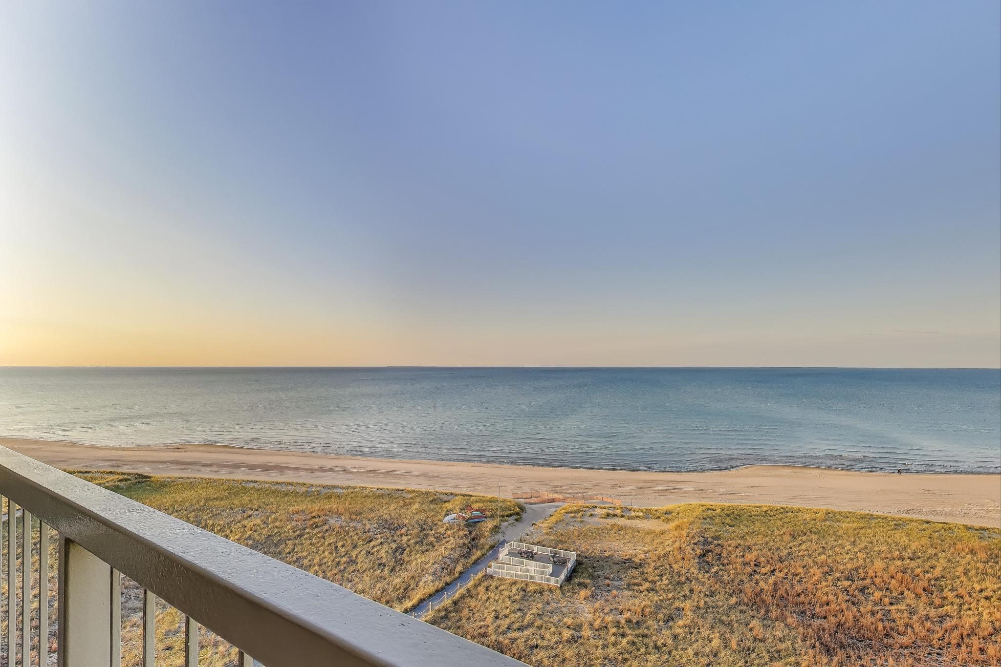 100 Lake Shore Drive 806