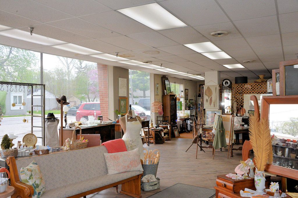 Photo of 700 Broadway Avenue, Chesterton, IN 46304 (MLS # 836474)