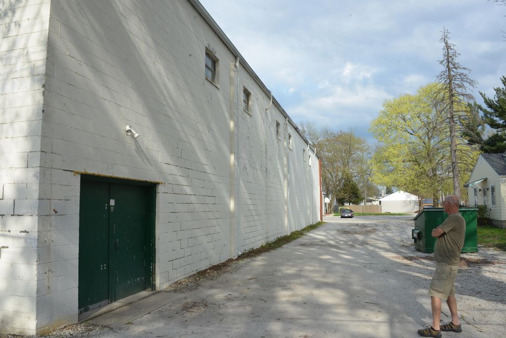 Photo of 700 Broadway Avenue, Chesterton, IN 46304 (MLS # 836474)