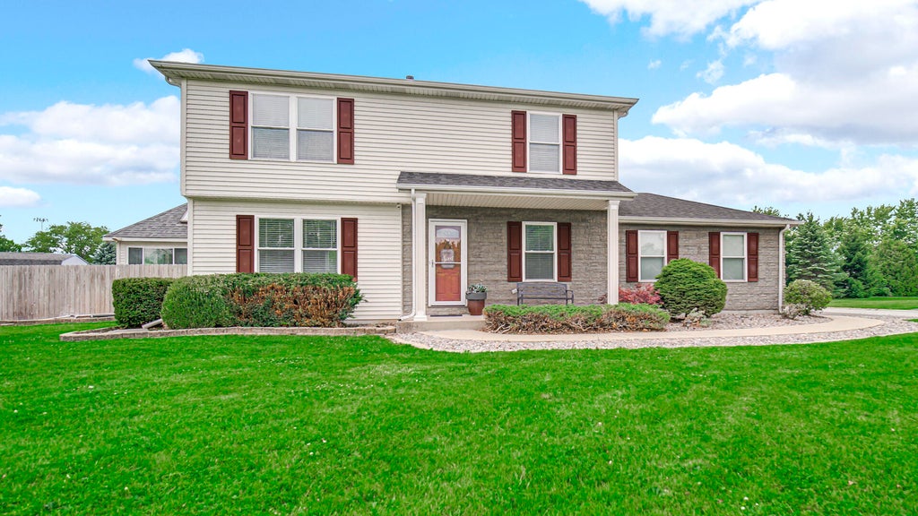 Photo of 236 Kimrich Circle N, Valparaiso, IN 46385 (MLS # 840435)