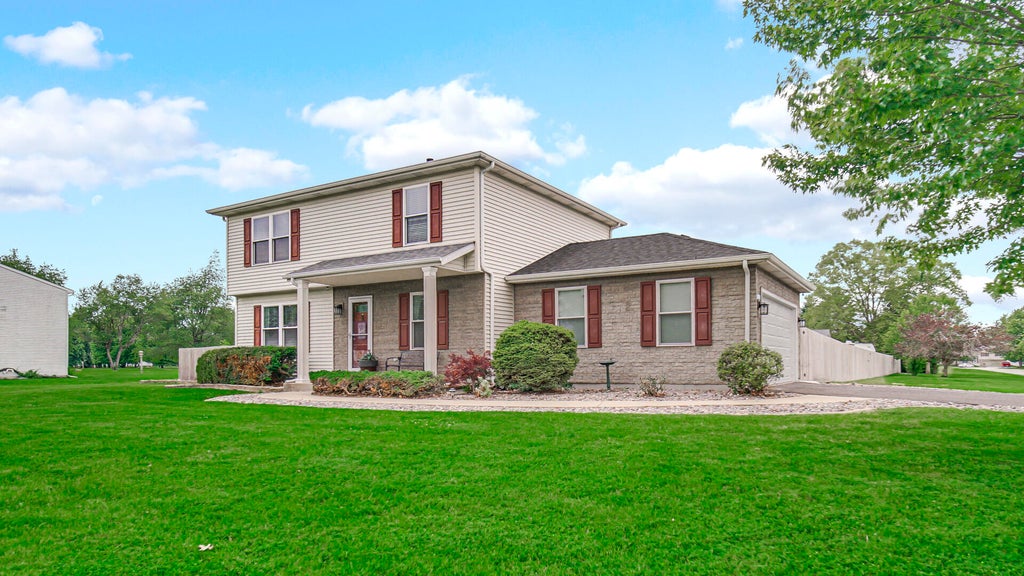 Photo of 236 Kimrich Circle N, Valparaiso, IN 46385 (MLS # 840435)