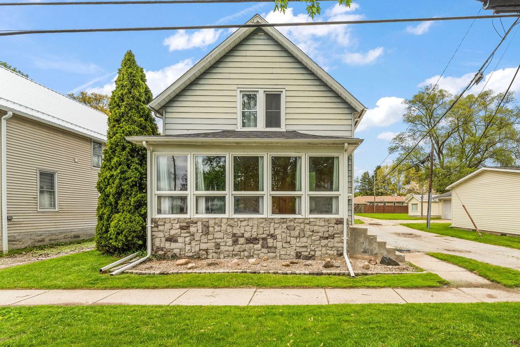 Photo of 815 Ohio Street, La Porte, IN 46350 (MLS # 838972)