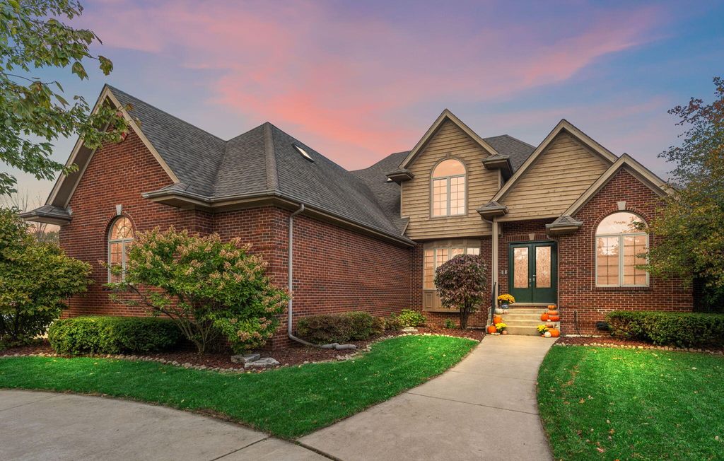 Photo of 1021 Westminster Lane, Munster, IN 46321 (MLS # 829704)